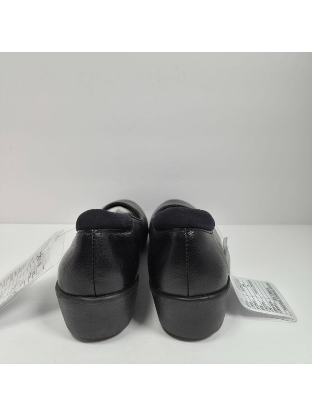 Chinook Women's Black Leather Slip-On Shoes US Size 7 NWT - Picture 4 of 8